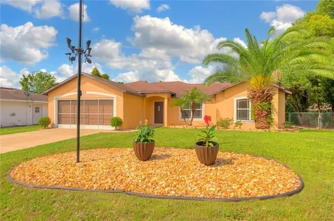 1112 Magdalena Avenue Deltona FL 32725
