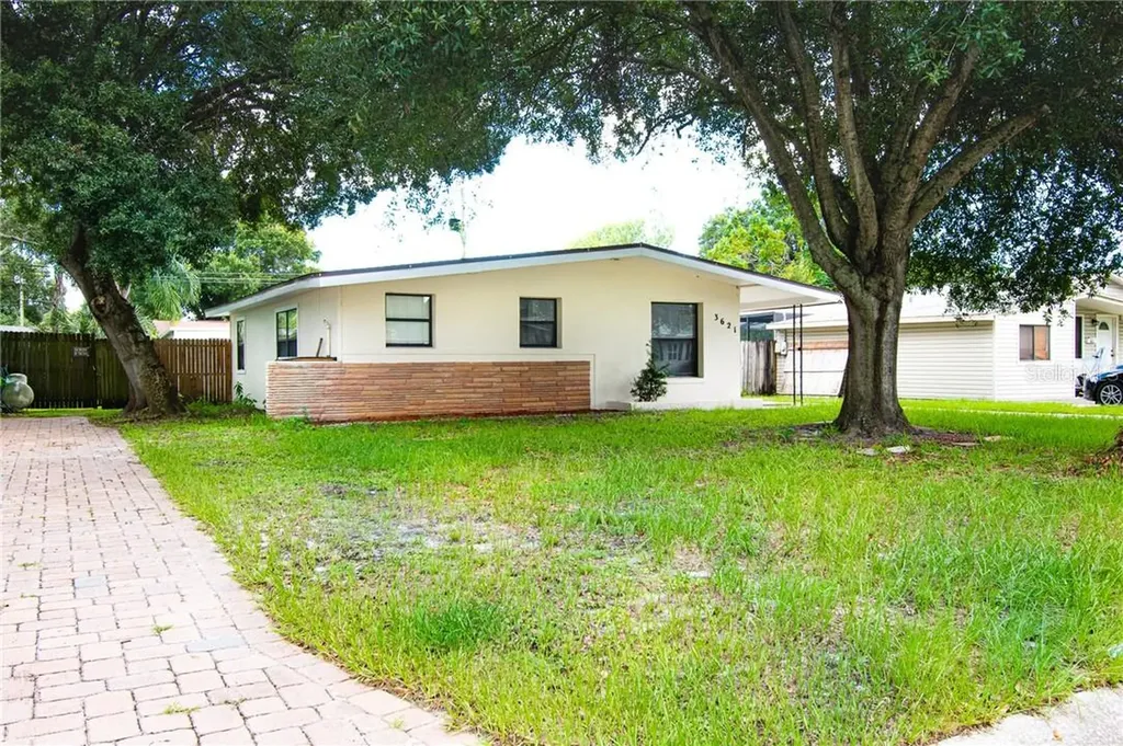 3621 Ithaca Street N St Petersburg FL 33713