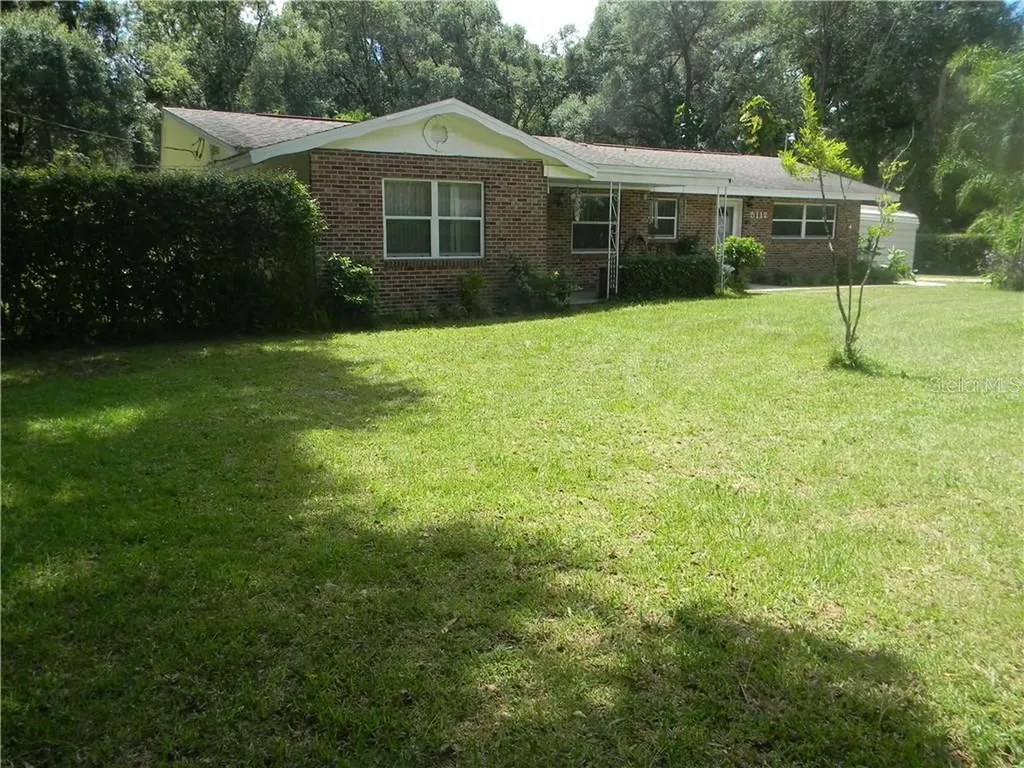 5112 Jones Avenue Zellwood FL 32798