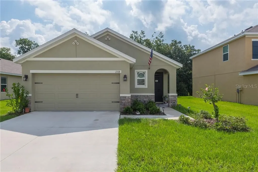 2318 Ashberry Ridge Drive Plant City FL 33563