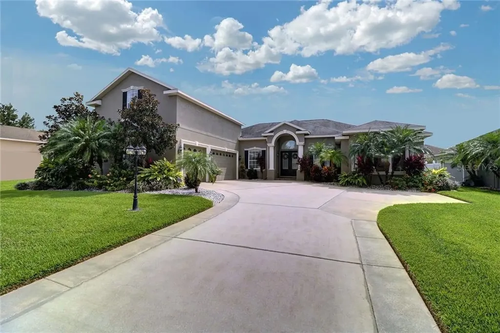 1039 Carriage Park Drive Valrico FL 33594