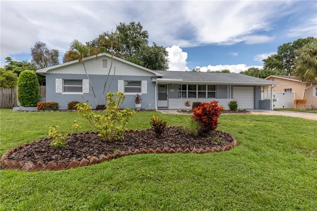 1700 65th Way N St Petersburg FL 33710