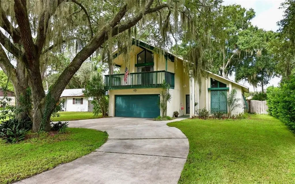 1067 Russell Avenue Sarasota FL 34232