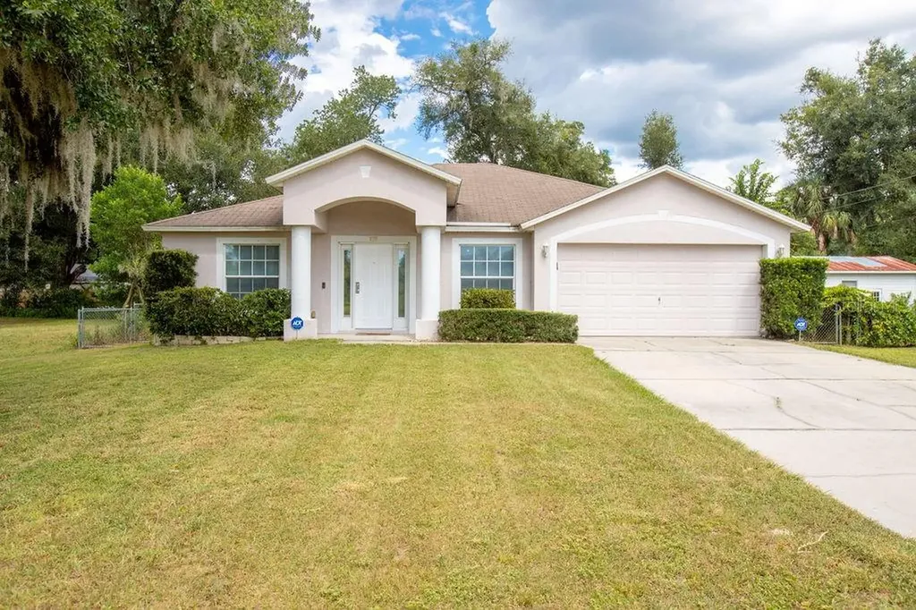 939 Fatio Road Deland FL 32720