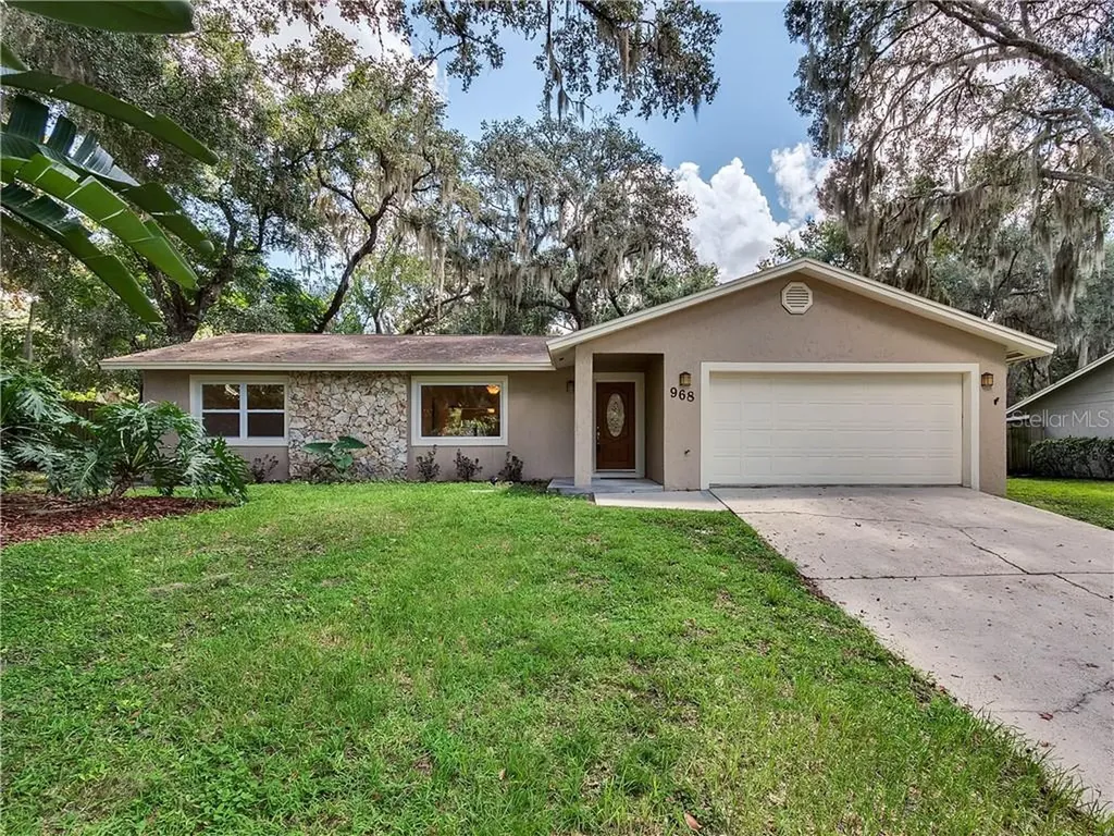 968 Orange Avenue Oviedo FL 32765