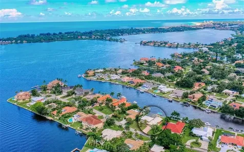 1811 Southpointe Drive Sarasota FL 34231