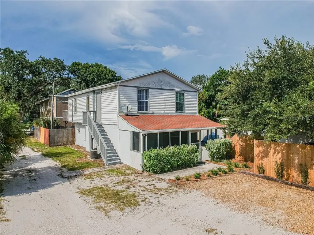 727 36th Avenue S St Petersburg FL 33705