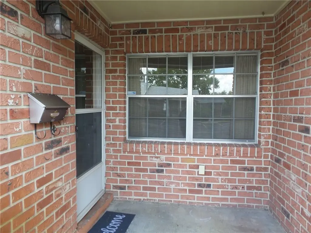 1221 Carriage Lane Orlando FL 32807