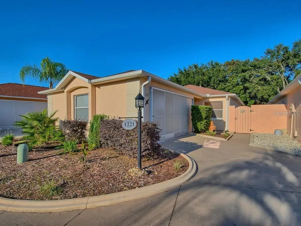 1221 Fernando Lane Lady Lake FL 32159