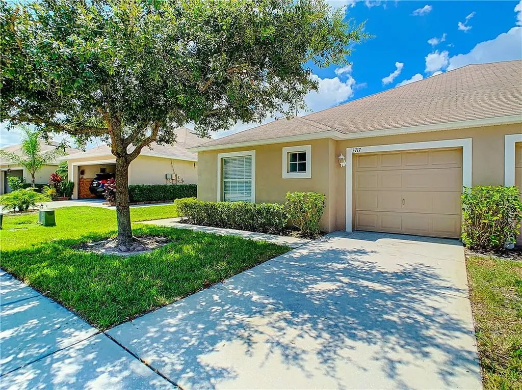 5717 Autumn Shire Drive Zephyrhills FL 33541