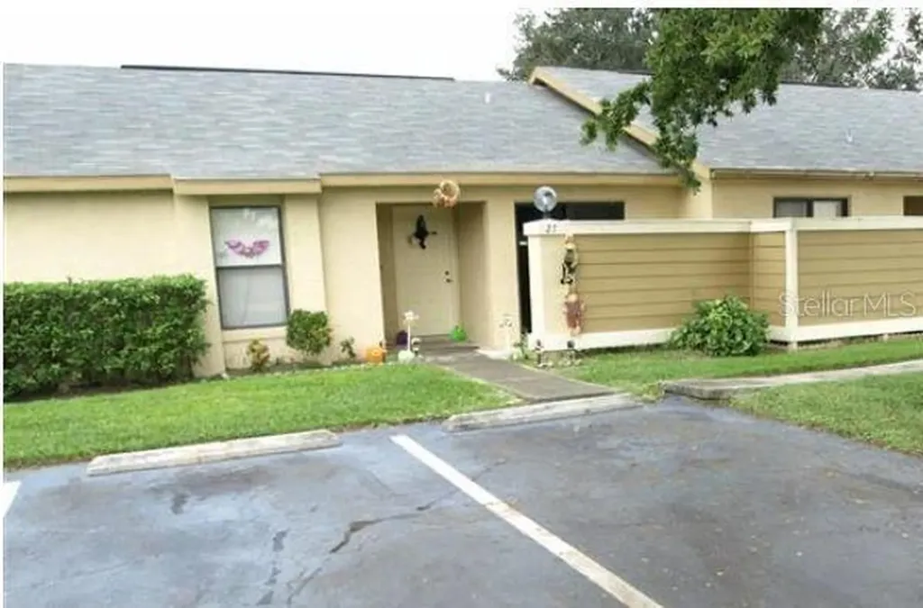 27 Silver Park Circle Kissimmee FL 34743