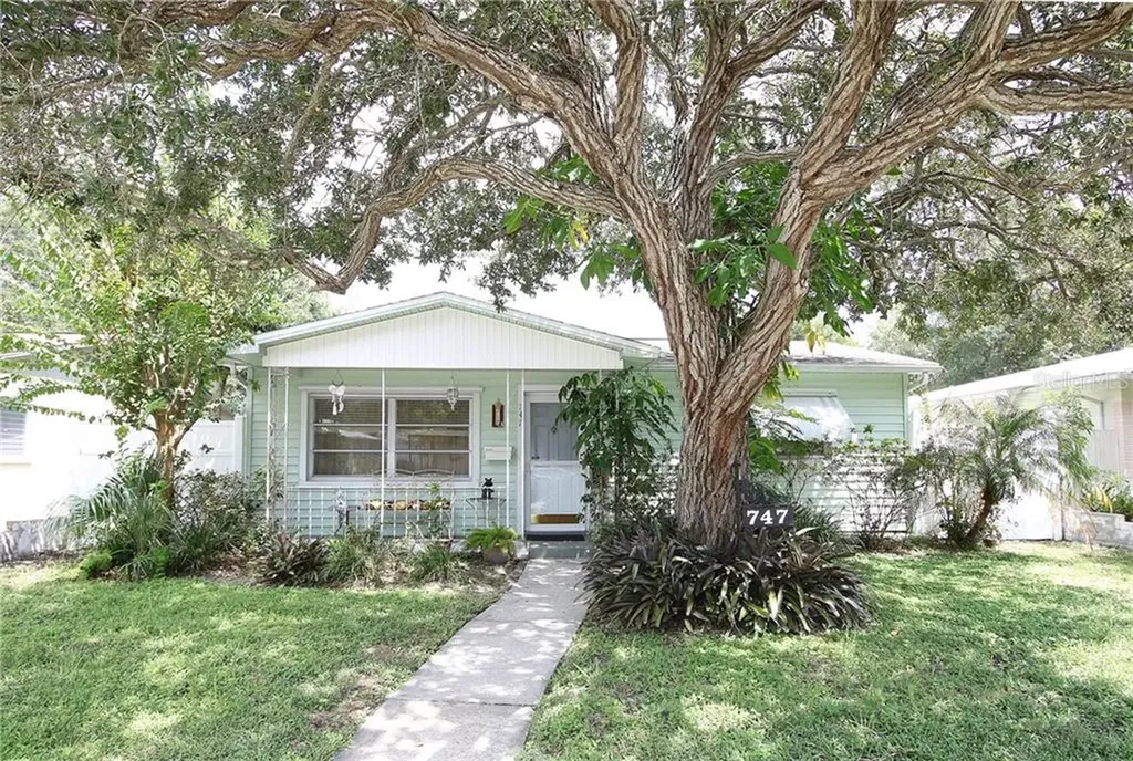 747 42nd Avenue N St Petersburg FL 33703