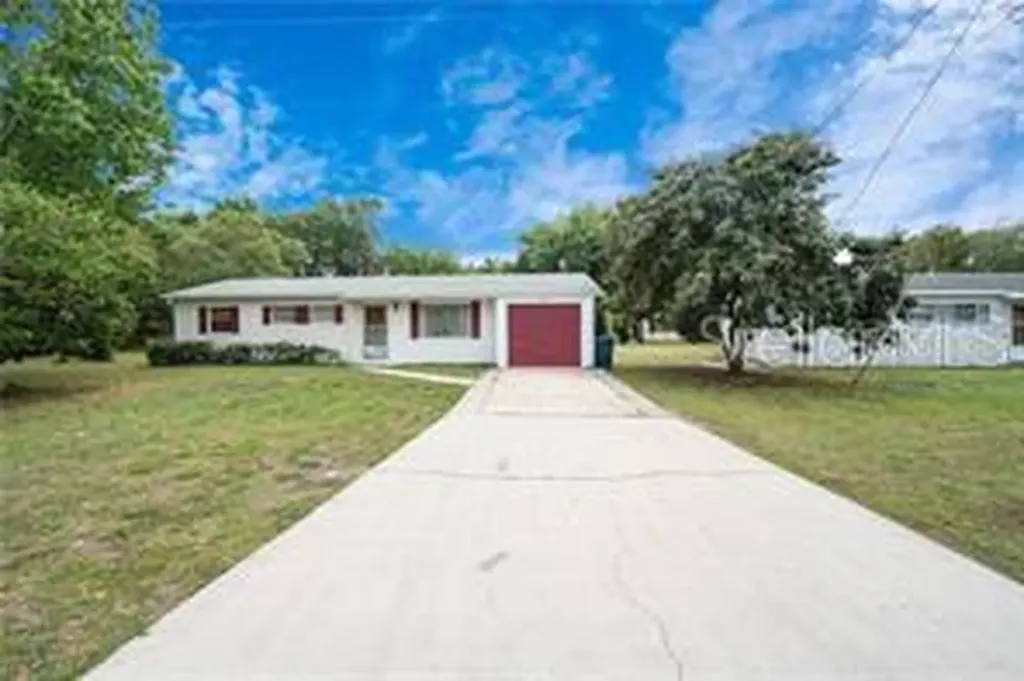 2318 W Magnolia Road Deland FL 32724