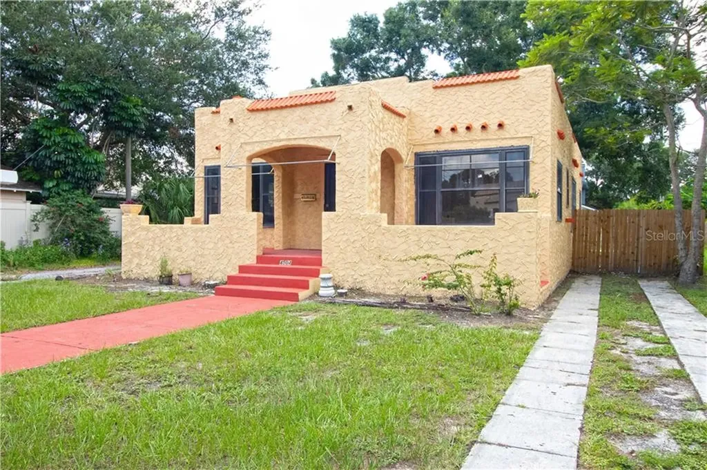 4504 10th Avenue N St Petersburg FL 33713