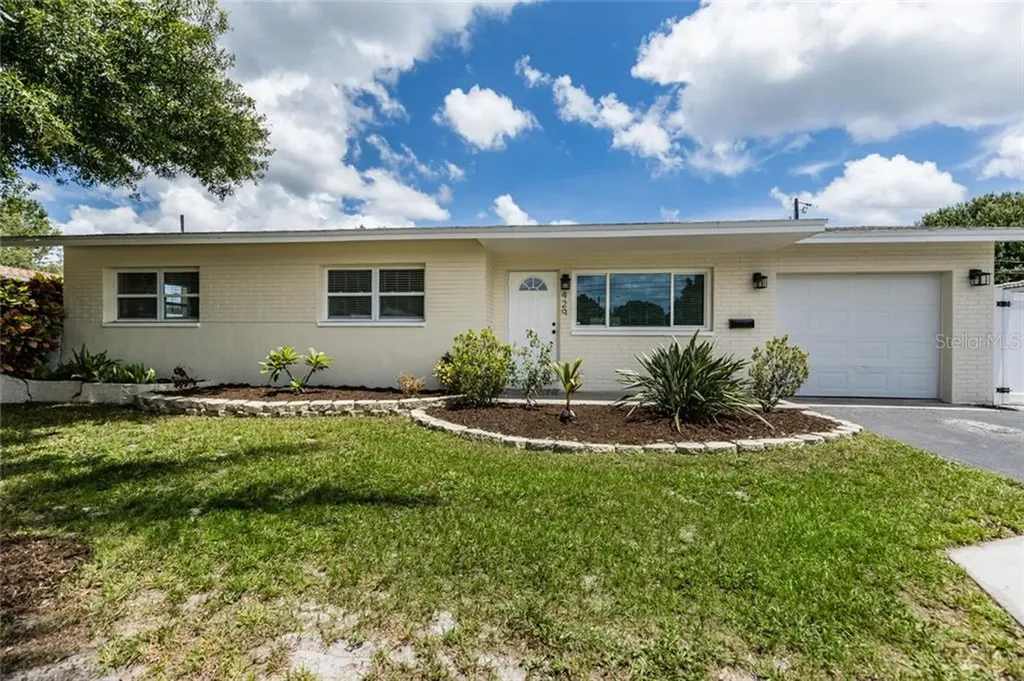 429 58th Avenue NE St Petersburg FL 33703