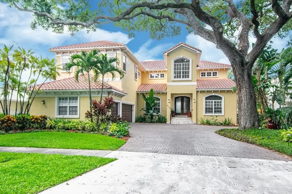 612 Riviera Drive Tampa FL 33606