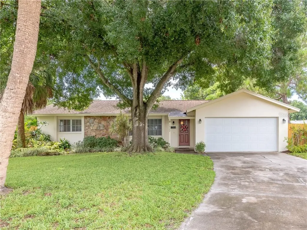 1922 76th Avenue N St Petersburg FL 33702