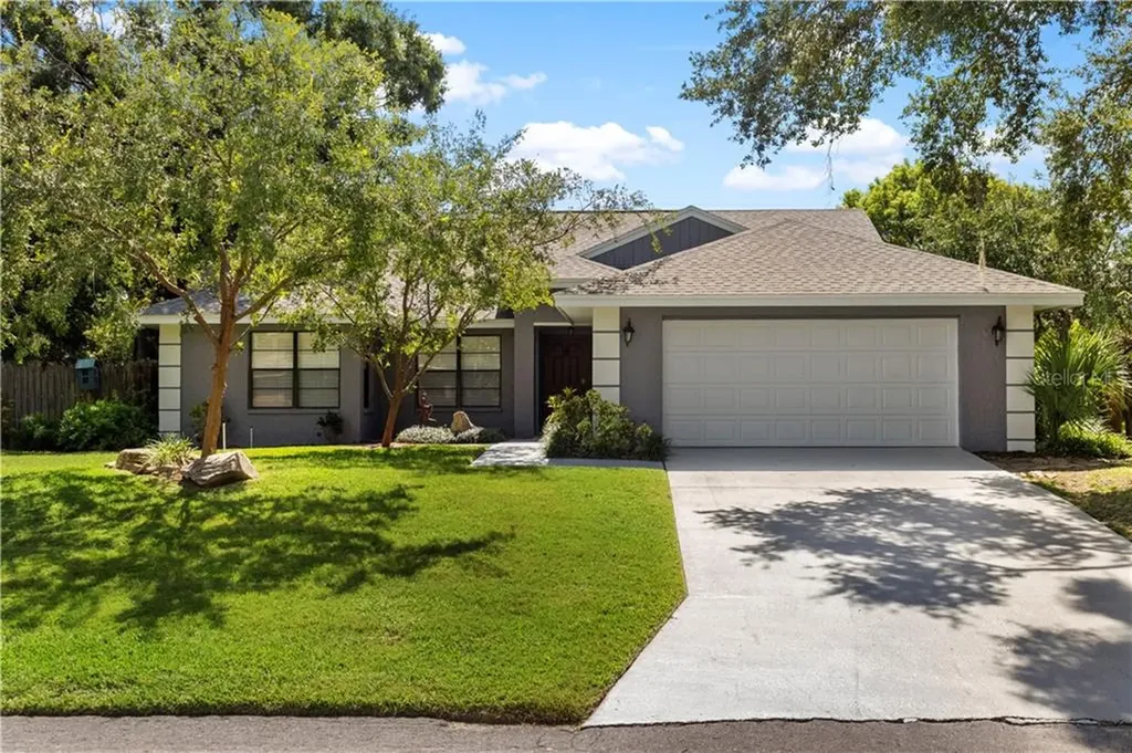 5412 Club Hill E Lakeland FL 33812