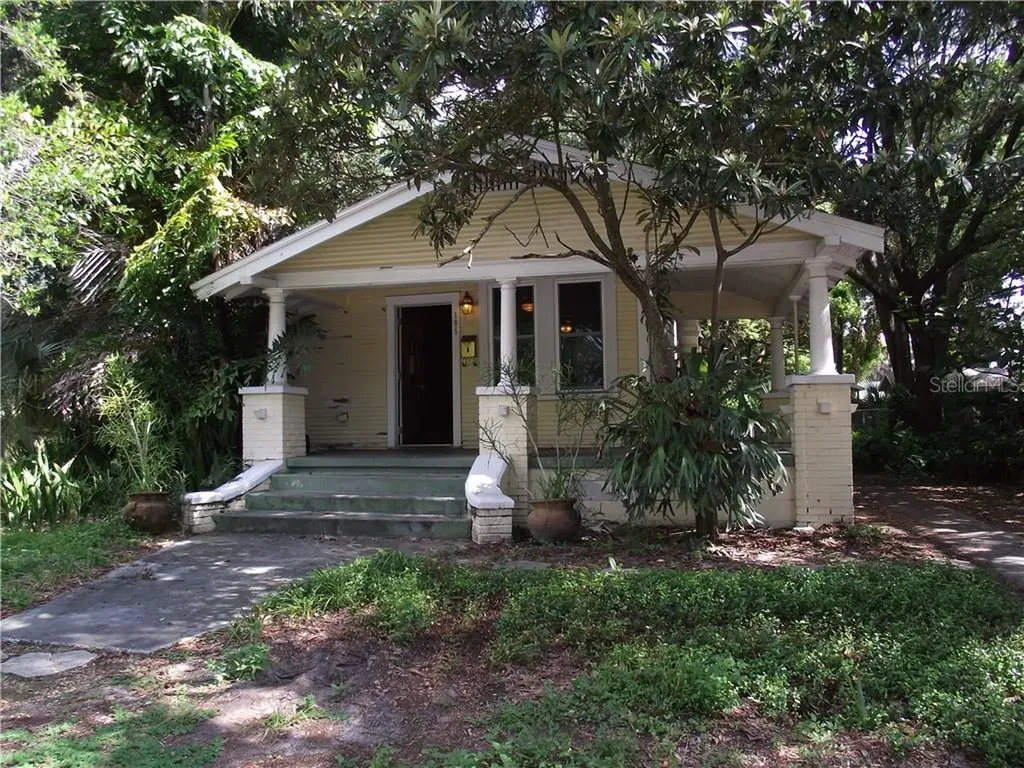 105 W Woodlawn Avenue Tampa FL 33603