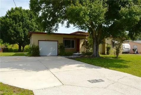 122 Lake Avenue SE Largo FL 33771