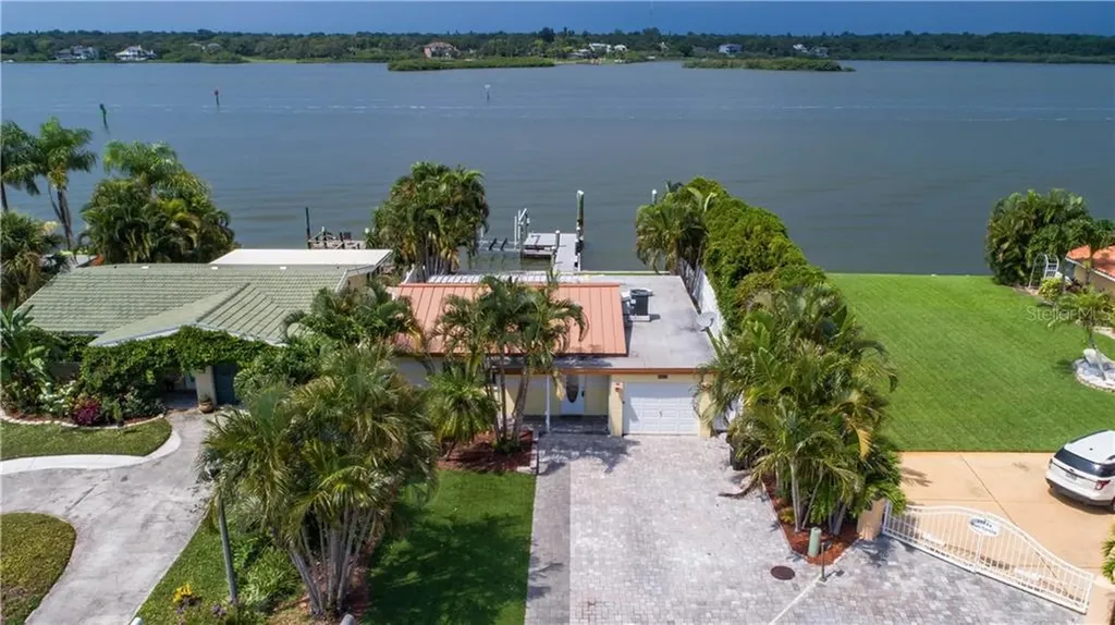 17780 Wall Circle Redington Shores FL 33708