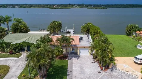 17780 Wall Circle Redington Shores FL 33708