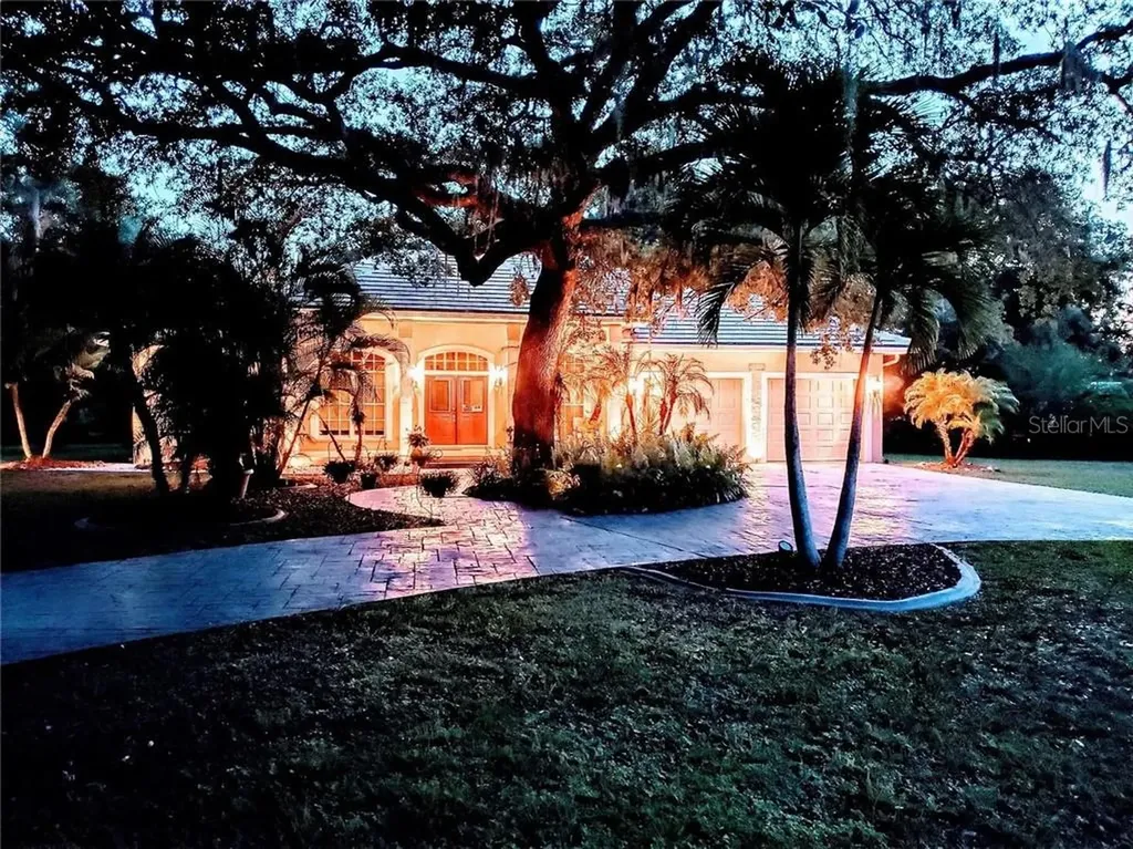5804 63rd Street E Bradenton FL 34203