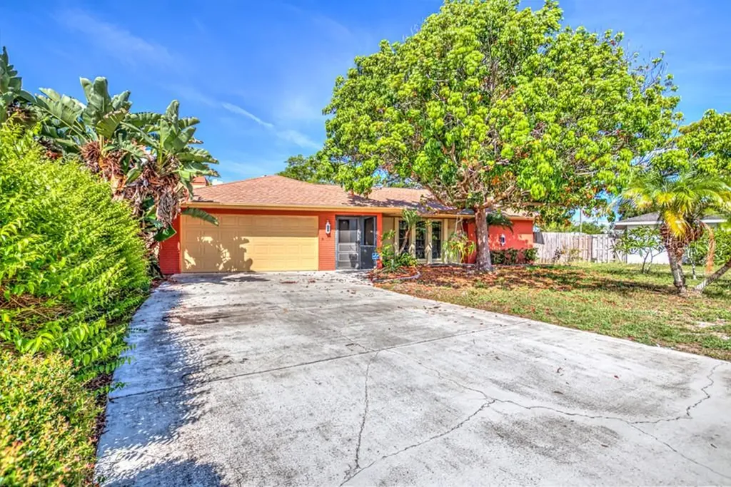 7417 2nd Avenue NW Bradenton FL 34209