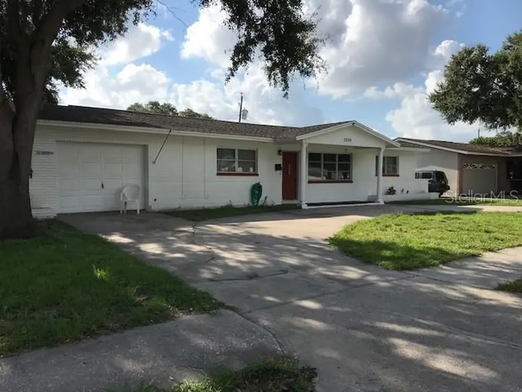 3299 58th Street N St Petersburg FL 33710