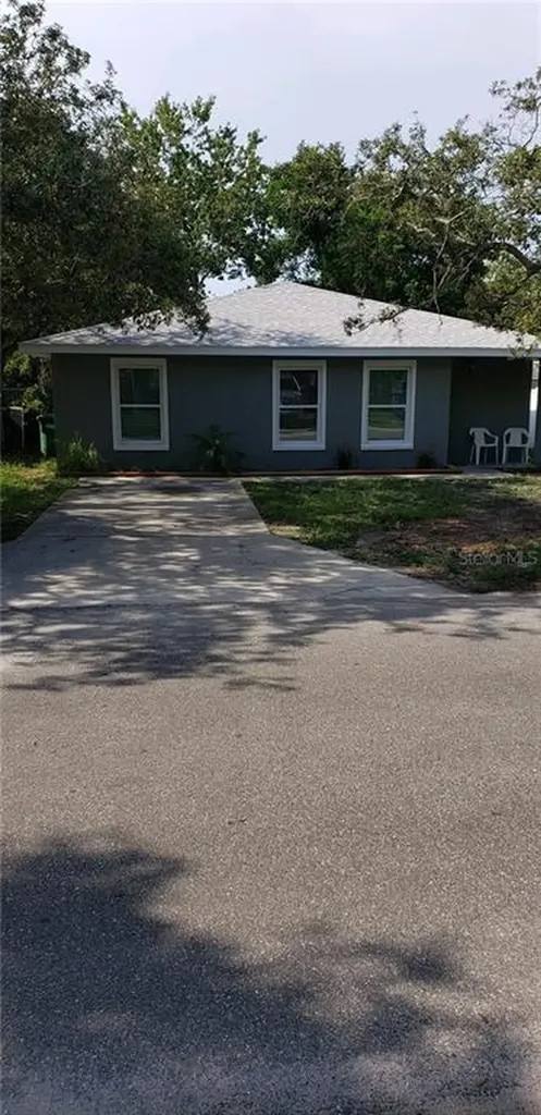 3135 W Varn Avenue Tampa FL 33611