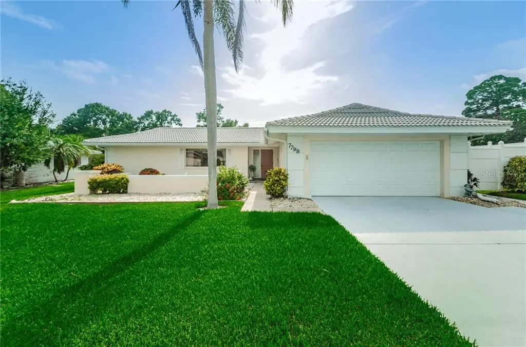 7798 133rd Street Seminole FL 33776