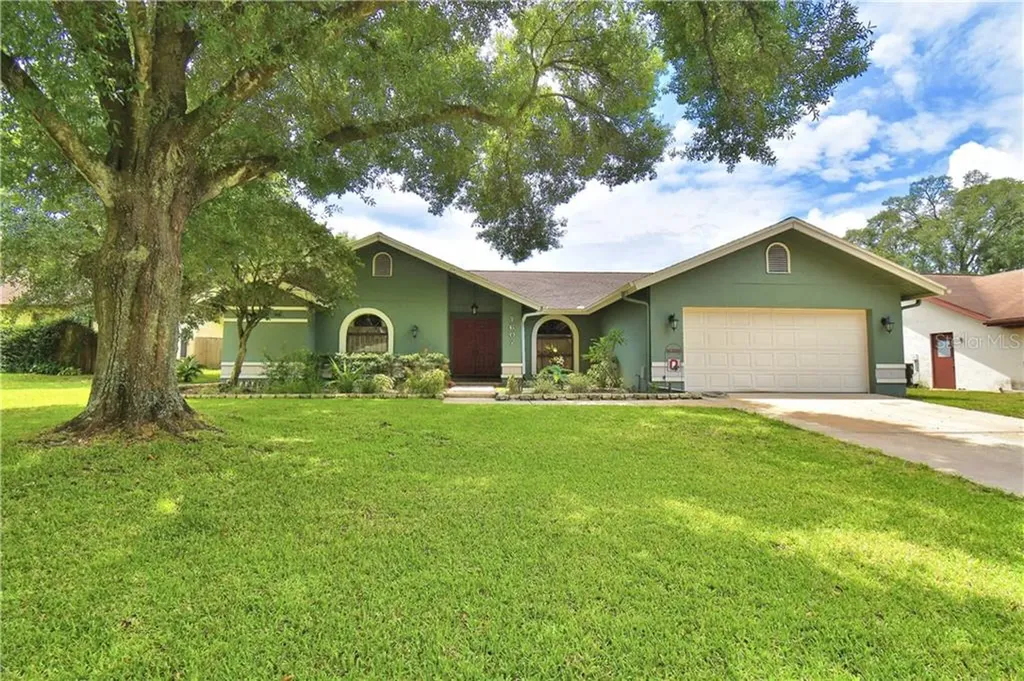 1607 S Golfview Drive Plant City FL 33566