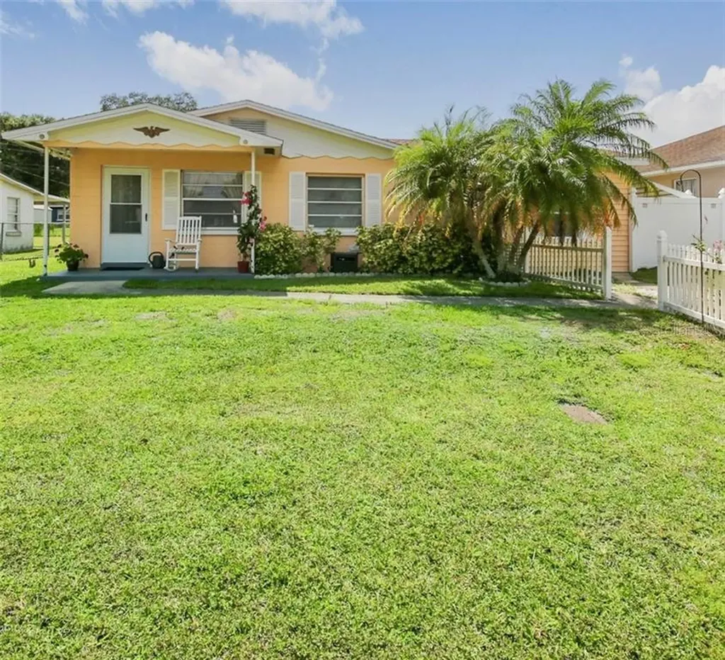 1026 Canal Drive E Lakeland FL 33801