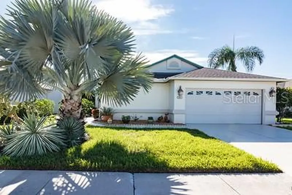 4747 Raintree Street Circle E Bradenton FL 34203