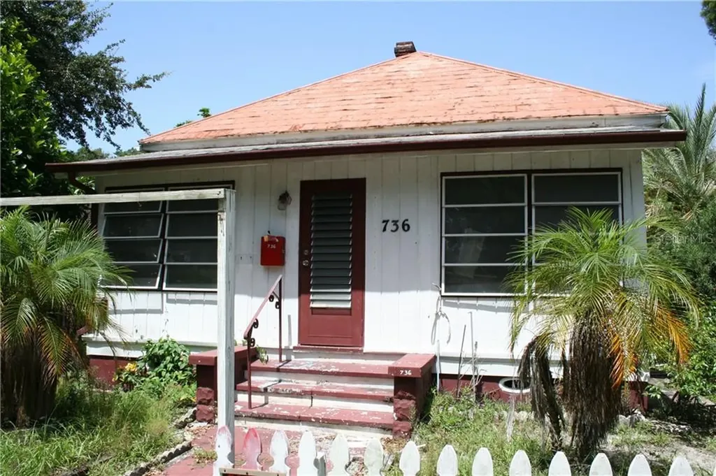 736 5th Street N St Petersburg FL 33701