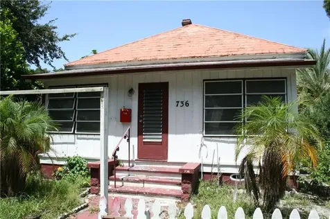 736 5th Street N St Petersburg FL 33701