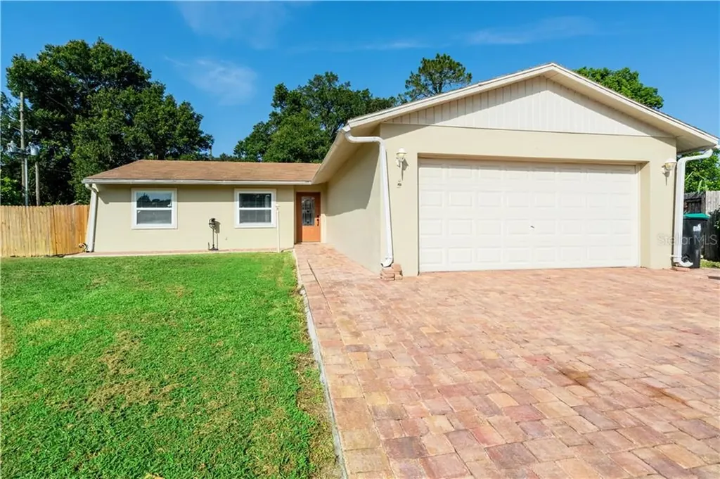 104 Flower Queen Court Orlando FL 32807