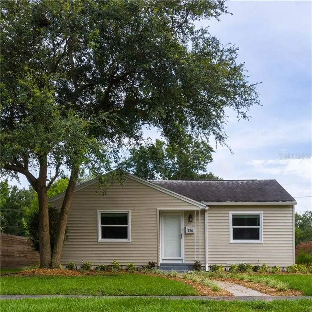 774 40th Avenue N St Petersburg FL 33703