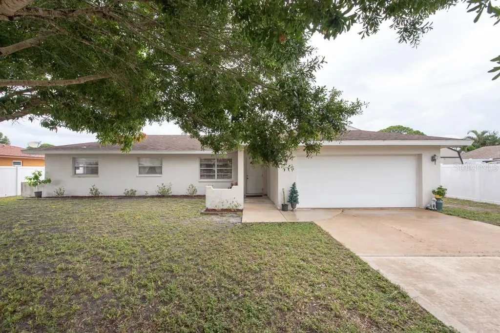 1911 82nd Street NW Bradenton FL 34209