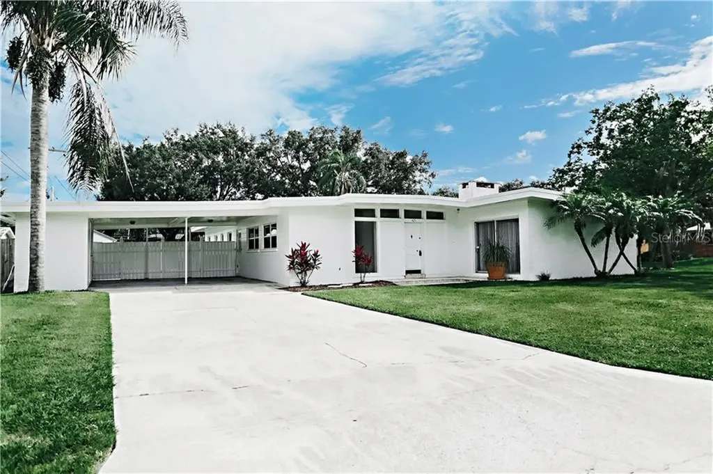 421 Hopkins Street Lakeland FL 33809