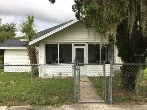 15 W 3rd Street Frostproof FL 33843