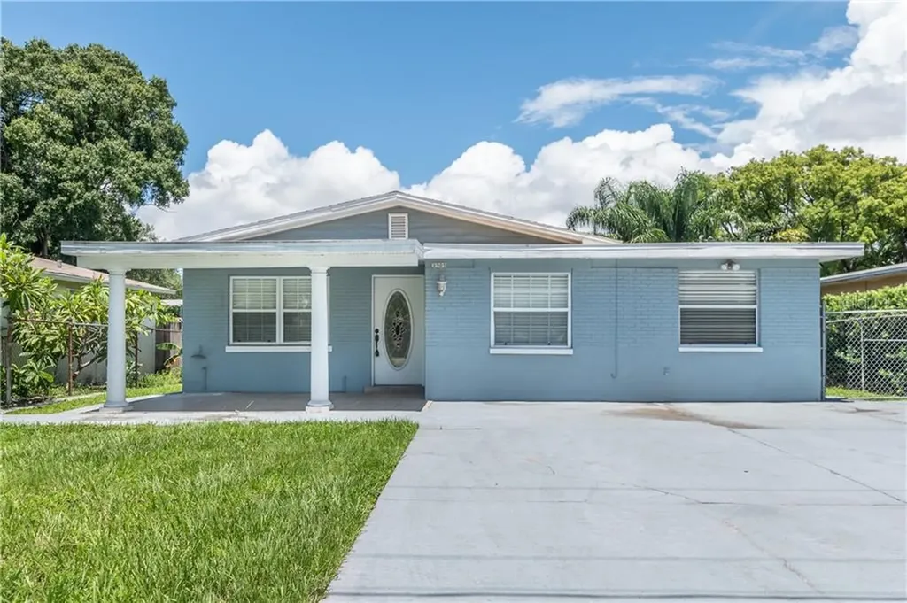 3905 W Gray Street Tampa FL 33609