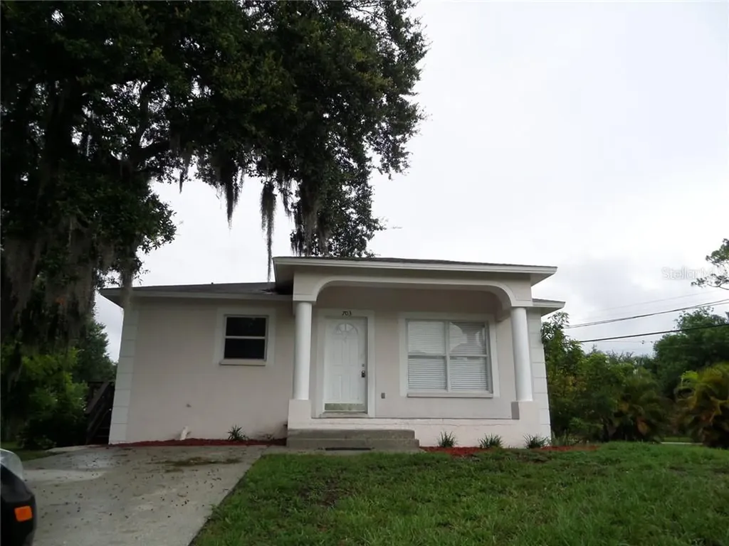 703 Oak Street SW Ruskin FL 33570