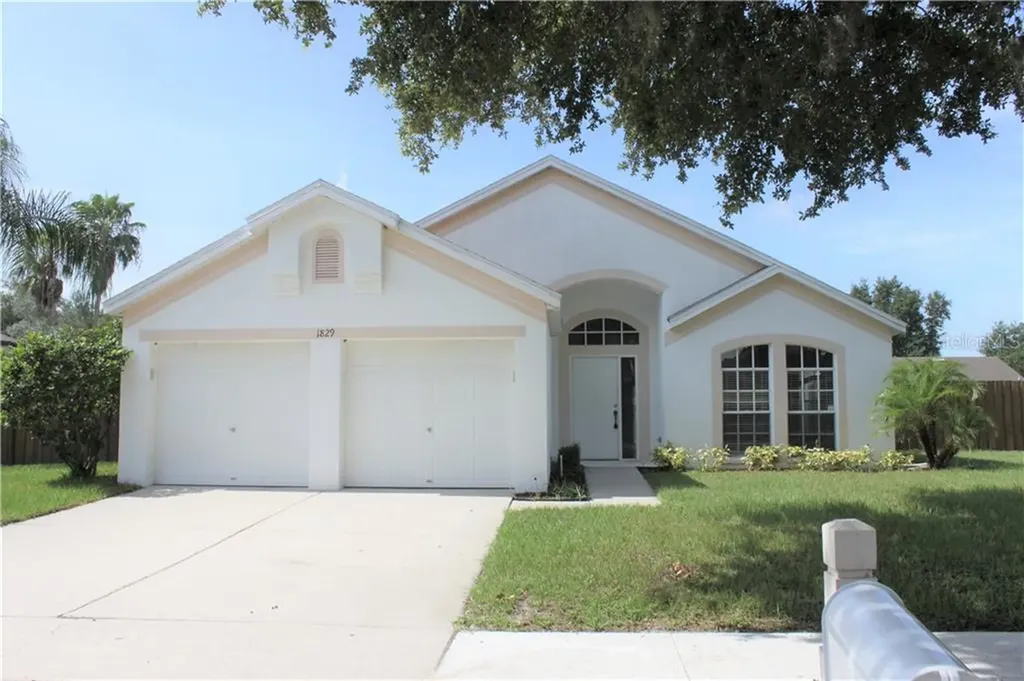 1829 Vista River Drive Valrico FL 33596