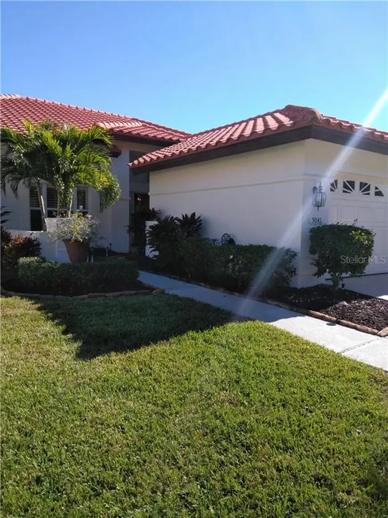 5041 Clubview Court E Bradenton FL 34203