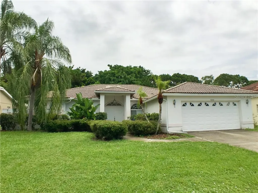 4256 Balmoral Way Sarasota FL 34238