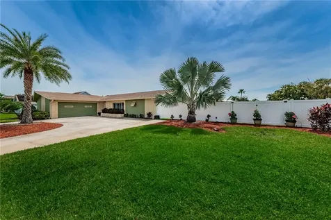 4611 Bay Crest Drive Tampa FL 33615