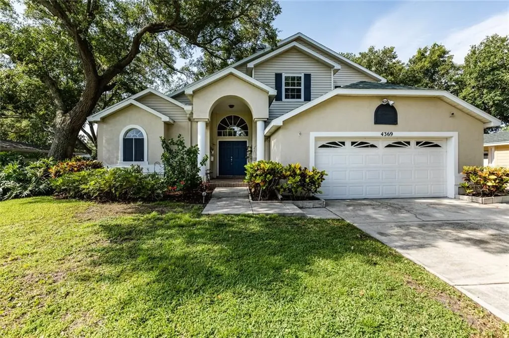 4369 14th Way NE St Petersburg FL 33703