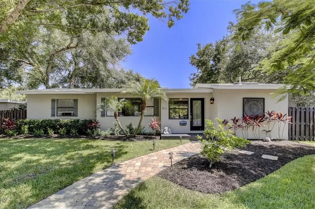511 35th Avenue NE St Petersburg FL 33704