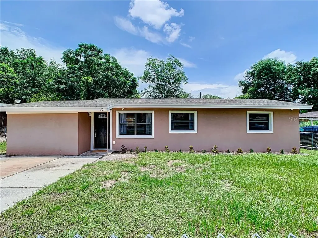 301 S Ulysses Drive Apopka FL 32703